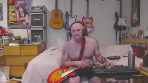 Snapshot of guitarsexgod chatting on 03.03.25 Mario online show from 03.03.25