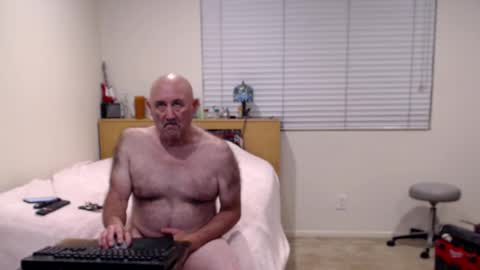 Snapshot of guitarsexgod chatting on 03.11.25 Mario online show from 03.11.25