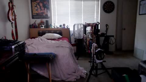 Snapshot of guitarsexgod chatting on 09.29.25 Mario online show from 09.29.25