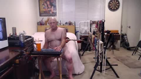 Snapshot of guitarsexgod chatting on 10.07.25 Mario online show from 10.07.25