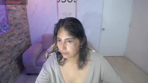 Snapshot of gumball_b chatting on 09.27.25 gumball_b online show from 09.27.25