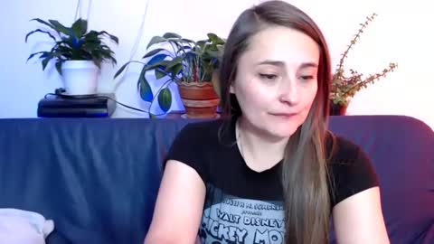 Vane blonde and Hazell black hair online show from 01.22.25