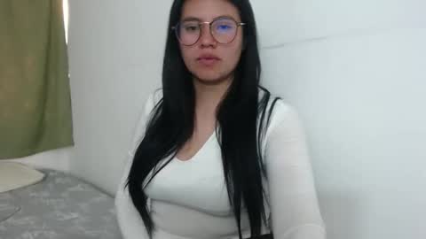 Vane blonde and Hazell black hair online show from 11.25.25