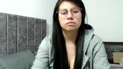 Vane blonde and Hazell black hair online show from 02.17.26