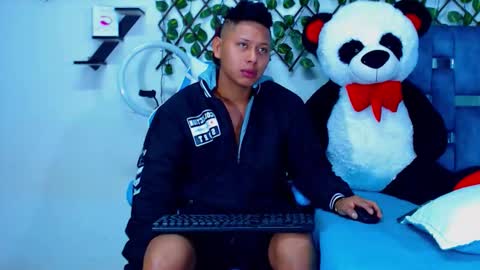 Hakim online show from 09.14.25