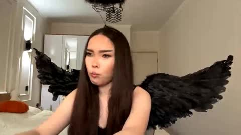 Snapshot of gussietackitt chatting on 05.09.26 Alana online show from 05.09.26
