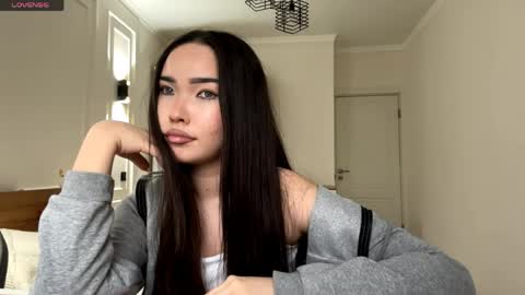 Snapshot of gussietackitt chatting on 05.19.26 Alana online show from 05.19.26