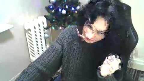 Snapshot of gusumah chatting on 12.31.24 GusumAh online show from 12.31.24