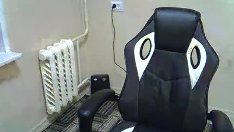 Snapshot of gusumah chatting on 02.19.25 GusumAh online show from 02.19.25