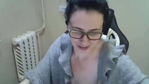 Snapshot of gusumah chatting on 03.06.25 GusumAh online show from 03.06.25