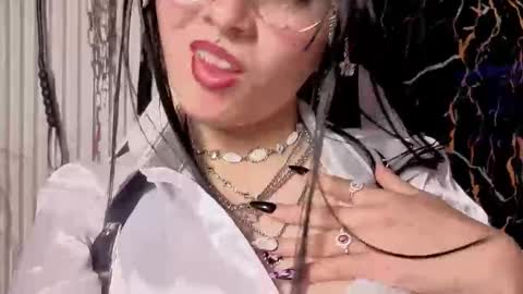 Miss online show from 09.21.25