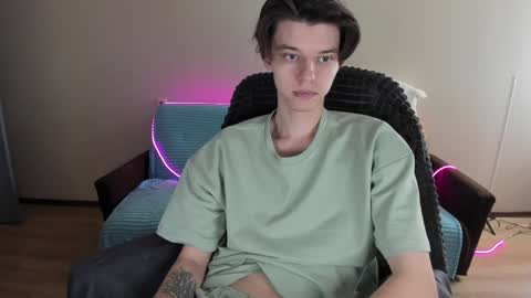 guy_liam1 online show from 12.25.24