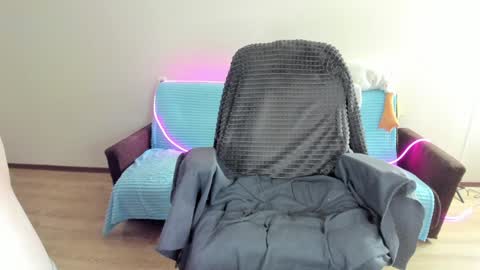 guy_liam1 online show from 12.25.24