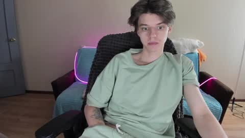 guy_liam1 online show from 01.14.25