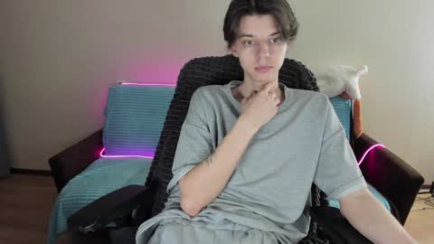 guy_liam1 online show from 01.19.25