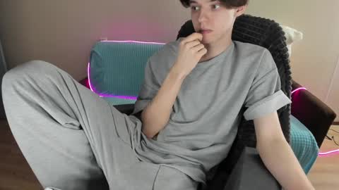 guy_liam1 online show from 02.01.25