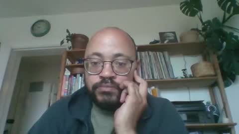 Snapshot of guy_wood15 chatting on 10.22.25 guy_wood15 online show from 10.22.25