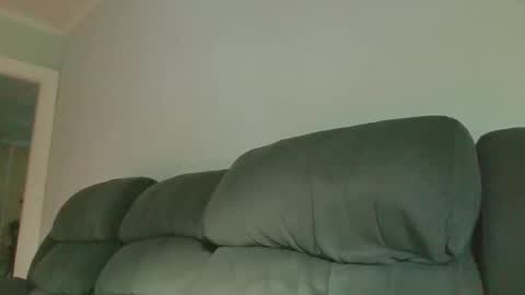 guynaked105 online show from 09.29.25