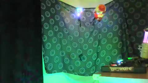 guyst049 online show from 10.27.25