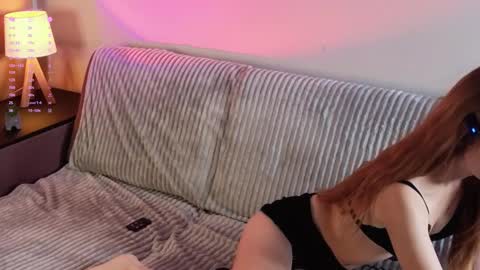 Snapshot of gwenbunn chatting on 10.09.25 Julia online show from 10.09.25