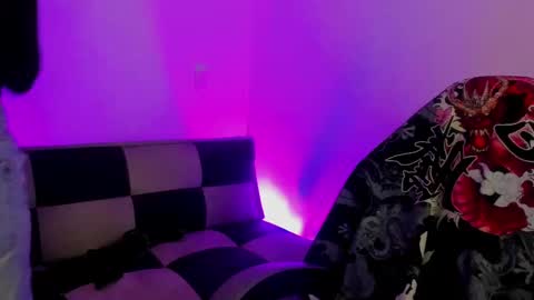 gwenhazel online show from 09.18.25