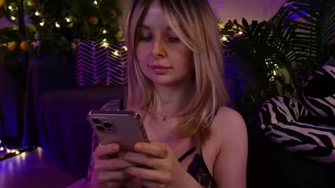 gwenhilton online show from 02.22.25