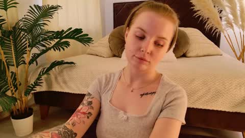 gwenhilton online show from 09.10.25