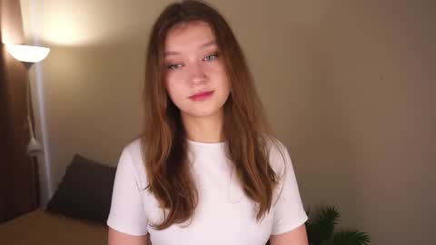 Snapshot of gwennielove chatting on 06.07.26 Molly online show from 06.07.26