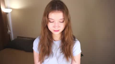 Snapshot of gwennielove chatting on 06.10.26 Molly online show from 06.10.26