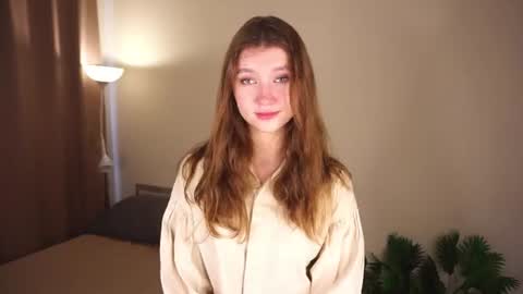 Snapshot of gwennielove chatting on 06.13.26 Molly online show from 06.13.26