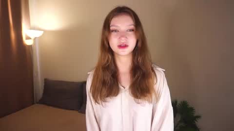 Snapshot of gwennielove chatting on 06.22.26 Molly online show from 06.22.26