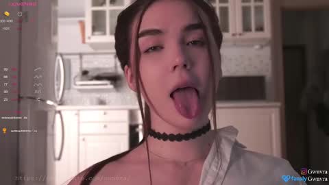 Snapshot of gwnvra chatting on 03.07.25 Gwen is back online show from 03.07.25