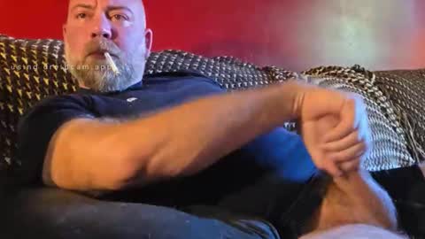 Snapshot of gymshoo chatting on 10.12.25 Eli online show from 10.12.25