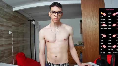 Snapshot of gyo_____ chatting on 10.01.25 gyo online show from 10.01.25