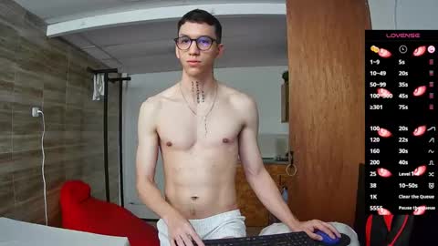 Snapshot of gyo_____ chatting on 10.02.25 gyo online show from 10.02.25