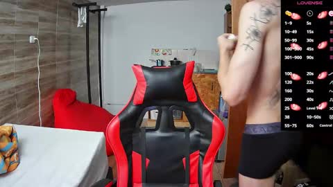 Snapshot of gyo_____ chatting on 10.03.25 gyo online show from 10.03.25