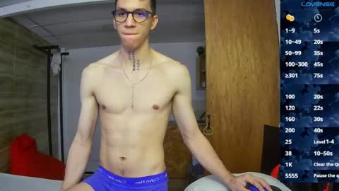 Snapshot of gyo_____ chatting on 10.06.25 gyo online show from 10.06.25