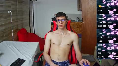 Snapshot of gyo_____ chatting on 10.11.25 gyo online show from 10.11.25