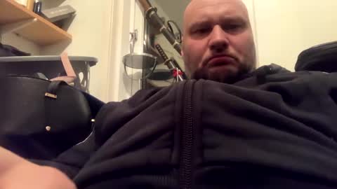 Snapshot of h0rnyd0ggy chatting on 12.30.24 h0rnyd0ggy online show from 12.30.24