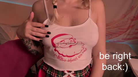 Snapshot of h2h0e chatting on 01.26.25 Lana online show from 01.26.25