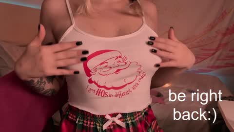 Snapshot of h2h0e chatting on 02.01.25 Lana online show from 02.01.25