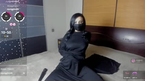 Snapshot of habibi_moon chatting on 12.14.24 Linda online show from 12.14.24