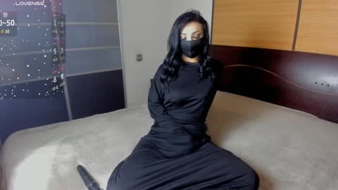 Snapshot of habibi_moon chatting on 12.18.24 Linda online show from 12.18.24