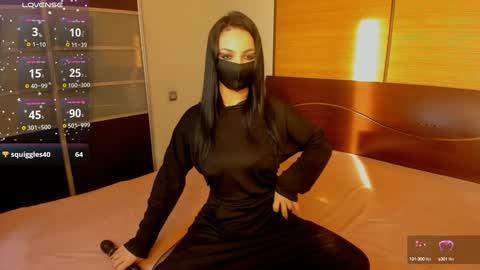 Snapshot of habibi_moon chatting on 12.19.24 Linda online show from 12.19.24