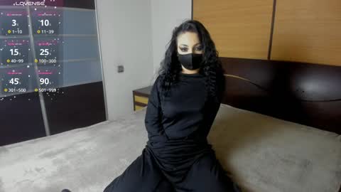 Snapshot of habibi_moon chatting on 12.20.24 Linda online show from 12.20.24