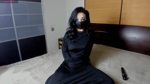 Snapshot of habibi_moon chatting on 12.25.24 Linda online show from 12.25.24