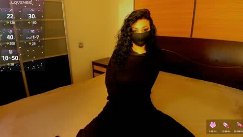 Snapshot of habibi_moon chatting on 12.29.24 Linda online show from 12.29.24