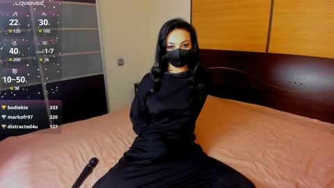 Snapshot of habibi_moon chatting on 12.31.24 Linda online show from 12.31.24