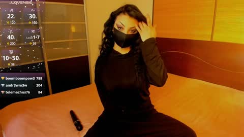 Snapshot of habibi_moon chatting on 01.05.25 Linda online show from 01.05.25