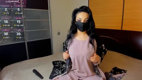 Snapshot of habibi_moon chatting on 01.16.25 Linda online show from 01.16.25